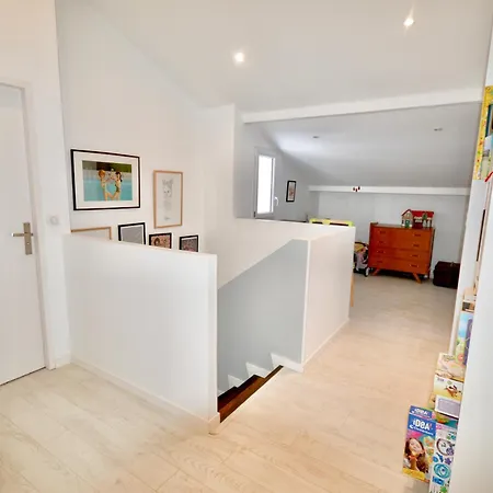 - Maison Contemporaine Avec Piscine