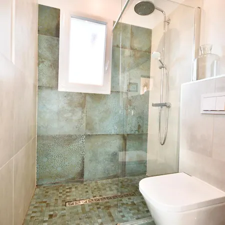 - Maison Contemporaine Avec Piscine * 아르본느