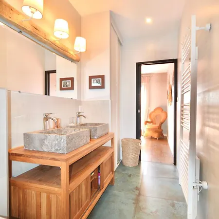 - Maison Contemporaine Avec Piscine * 아르본느