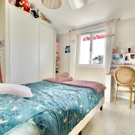 펜션 - Maison Contemporaine Avec Piscine 아르본느